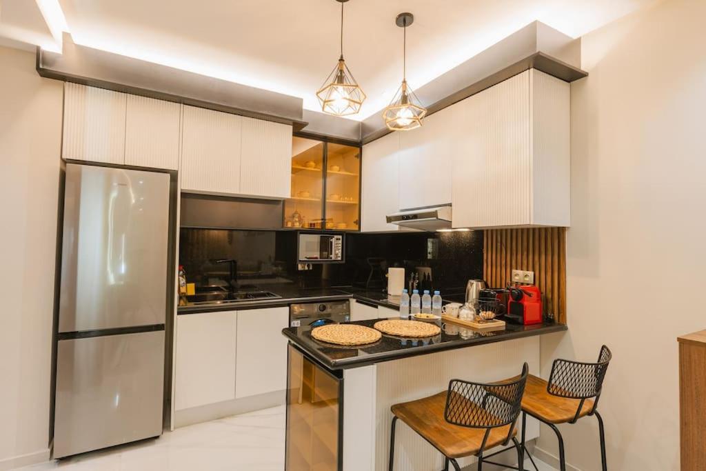 A Marina Apartment *